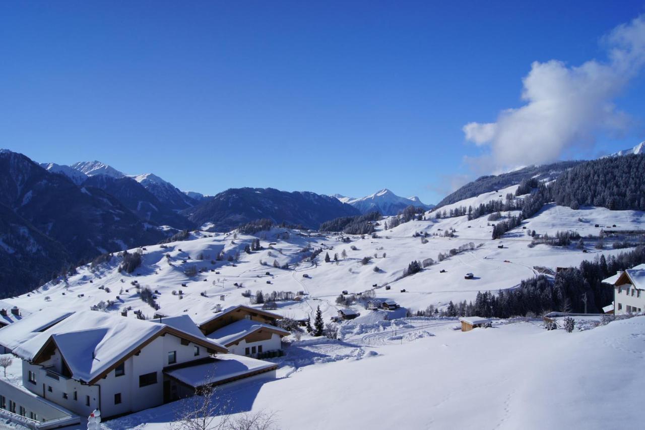 Apart-Hotel Alpinsonnenresidenz Fiss Exterior foto
